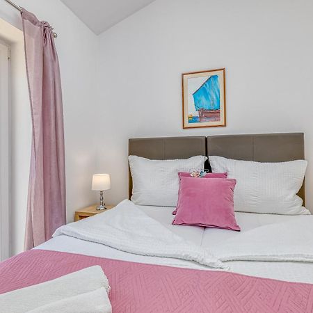 Villa Mihaela โตรกีร์ ห้อง รูปภาพ