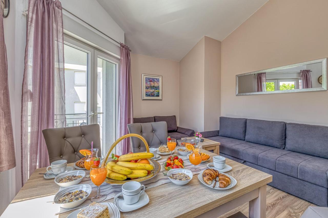 Villa Mihaela โตรกีร์ ภายนอก รูปภาพ