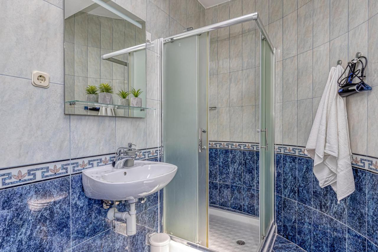 Villa Mihaela โตรกีร์ ภายนอก รูปภาพ