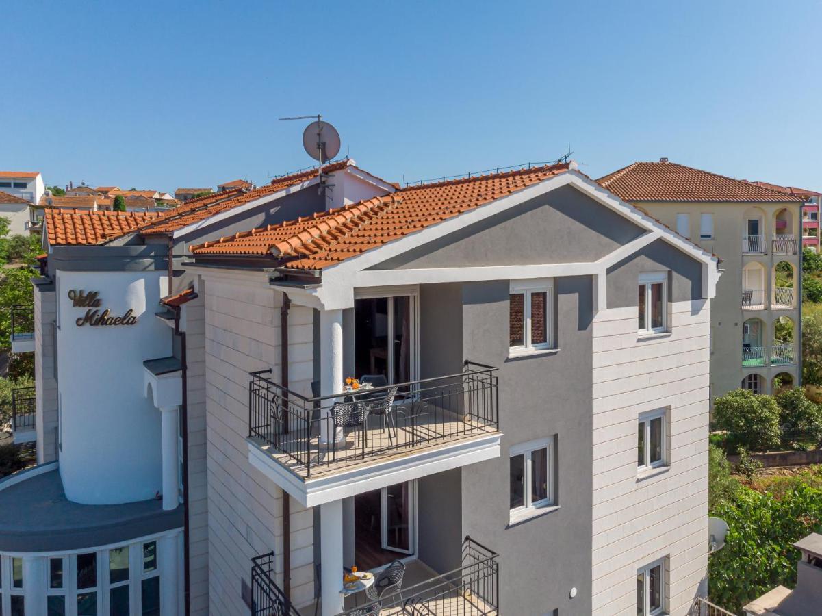 Villa Mihaela โตรกีร์ ภายนอก รูปภาพ
