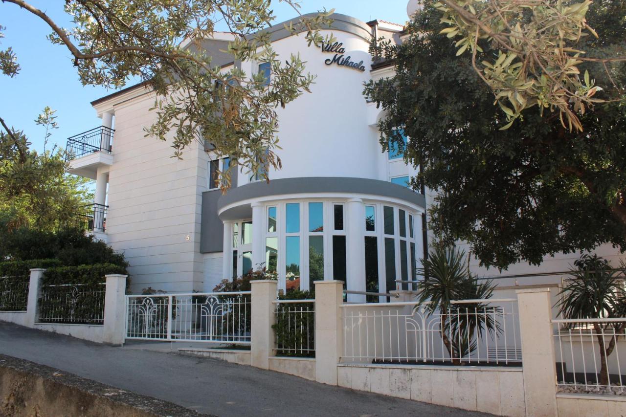Villa Mihaela โตรกีร์ ภายนอก รูปภาพ